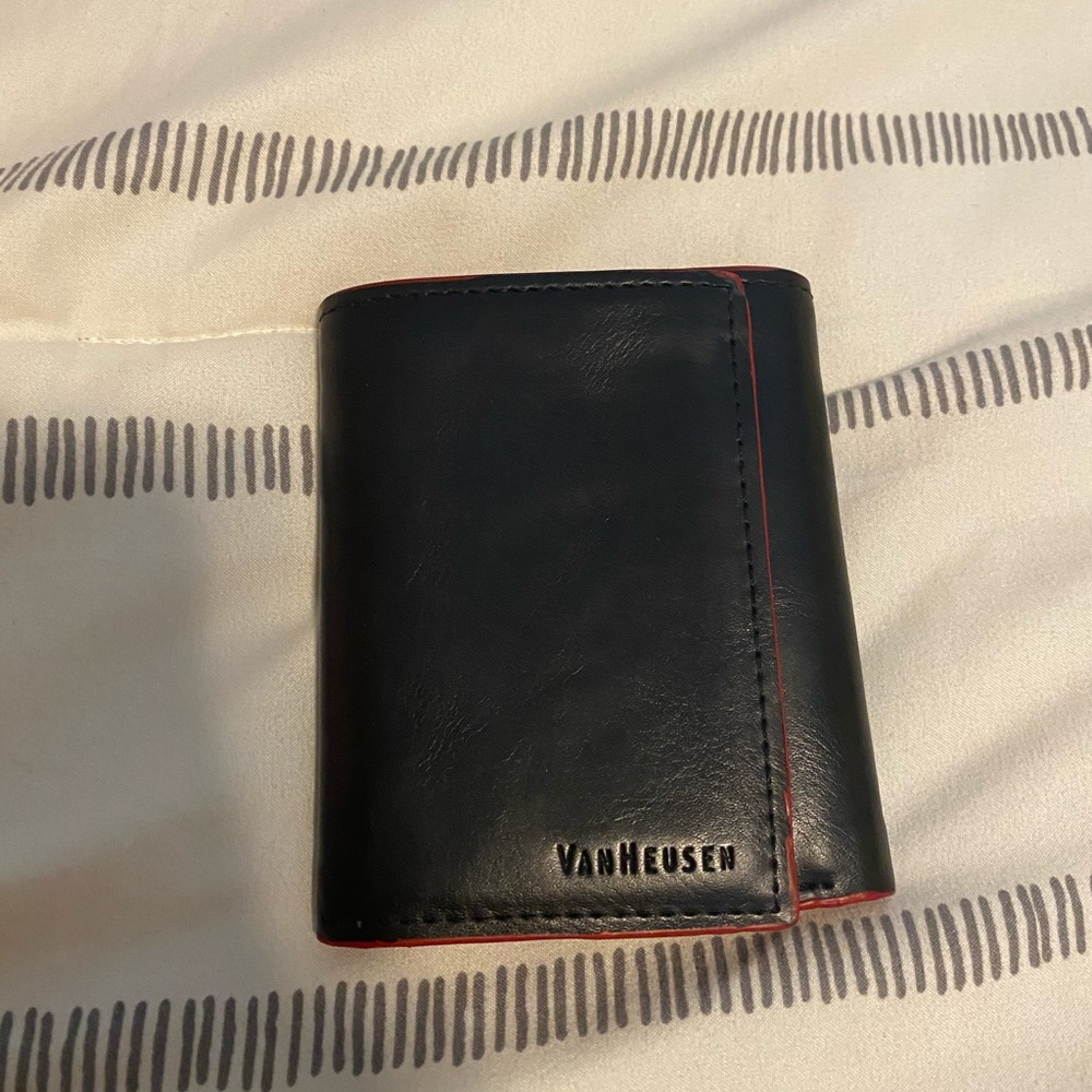 Van Heusen Wallet w/iD holder